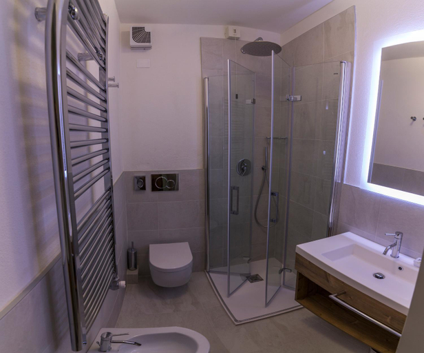 Bathroom 4, Hotel Tre Pini, Belluno