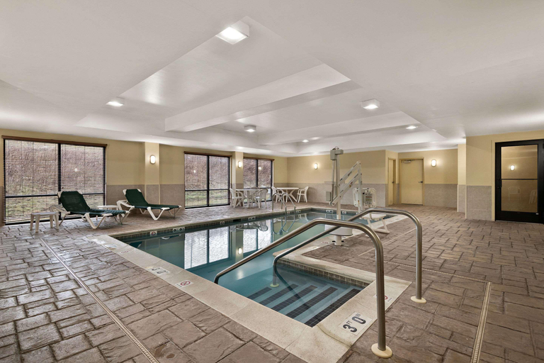 Sport & Beauty 2, Comfort Suites Hummelstown - Hershey, Dauphin