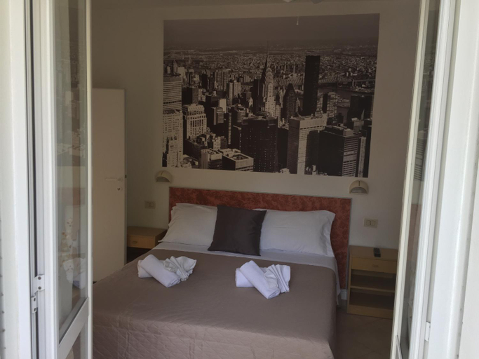 Bedroom 3, Hotel Monti, Rimini