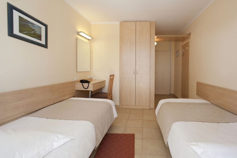 Bedroom 3, Hotel Delfin Plava Laguna, Vrsar