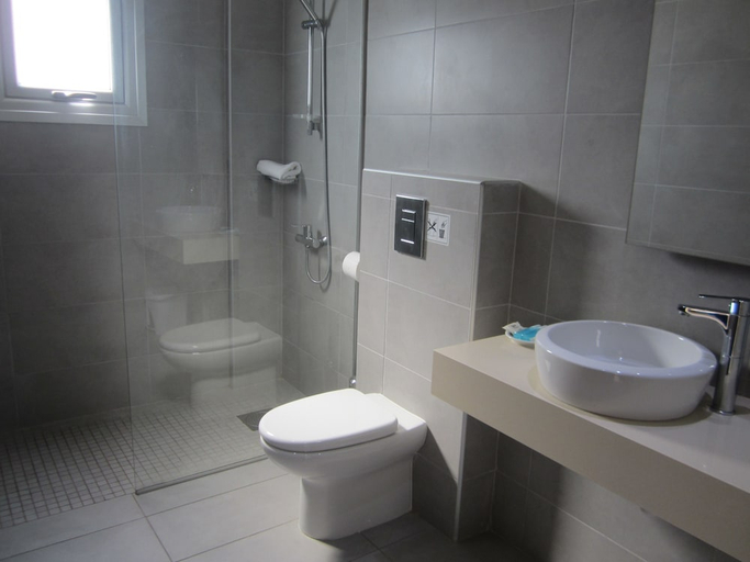 Bathroom 4, Melpo Antia Hotel & Suites