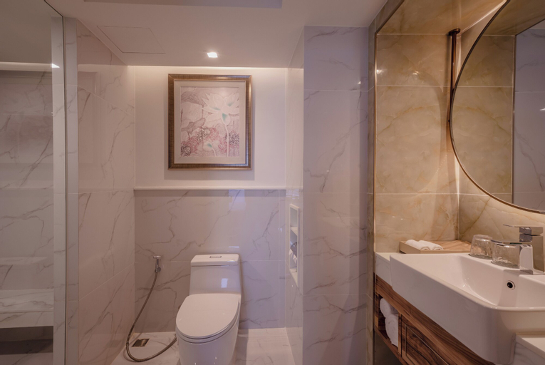 Bathroom 7