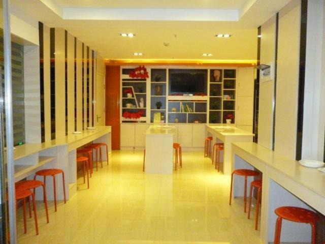 Food & Drinks 4, 7 Days Premium Chonging Kuizhou Avenue Branch, Chongqing