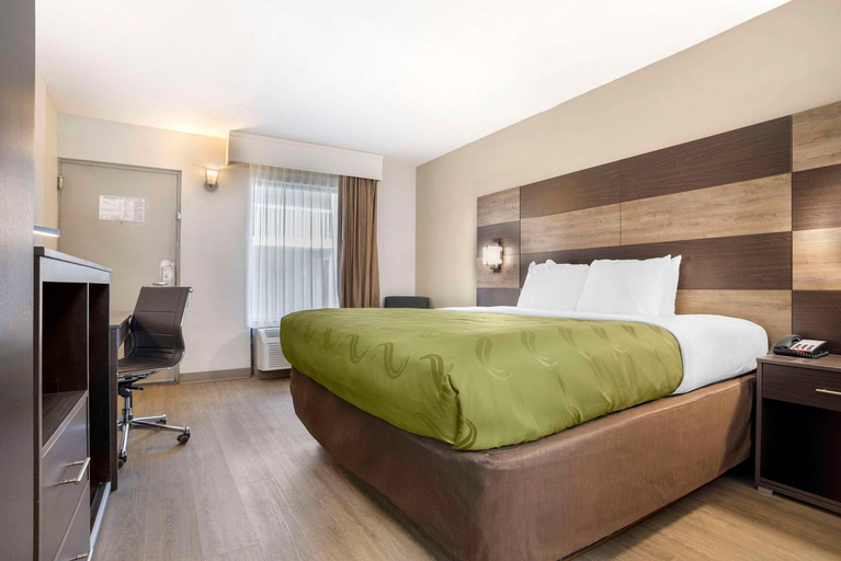 Bedroom 30