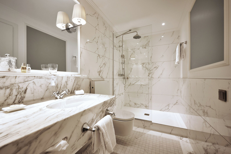 Bathroom 5, Victoria Jungfrau Grand Hotel & Spa, Interlaken