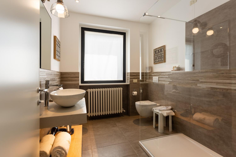 Bathroom 8