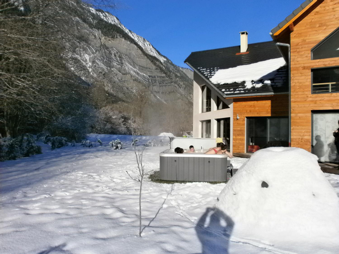 #Lemasdoisans au pied de l'Alpe d'Huez via Bourg d'Oisans le perce neige, Isère