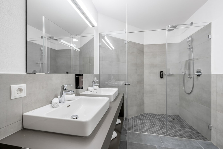 Bathroom 4, Hotel Alpina, Innsbruck Land
