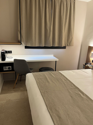 Bedroom 22