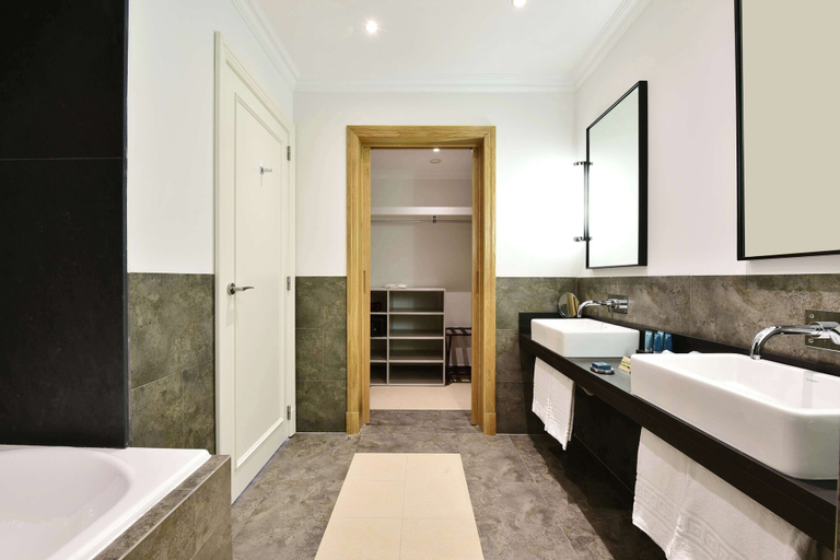 Bathroom 9