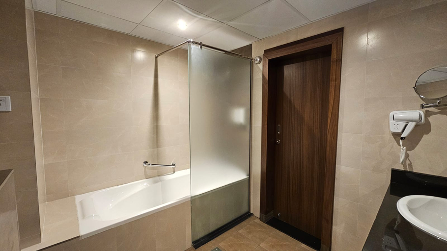 Bathroom, Concorde Deira, Dubai
