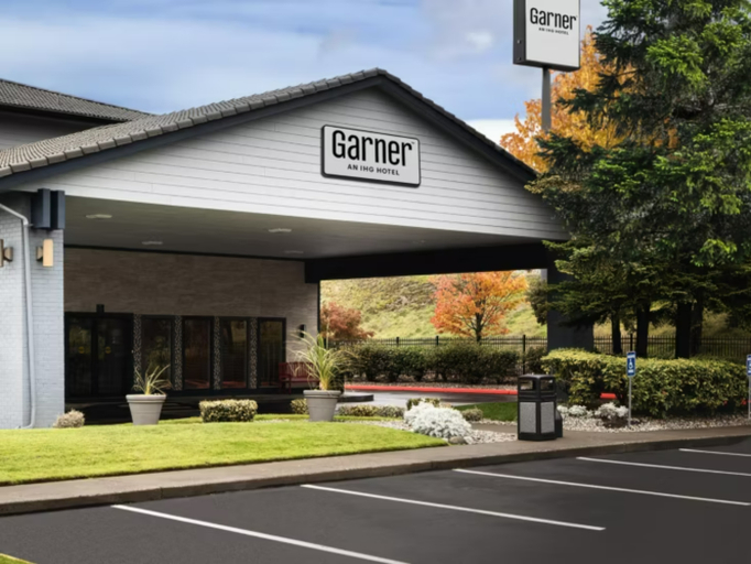 Garner Hotel AUBURN - SEATTLE - Tap to explore photos
