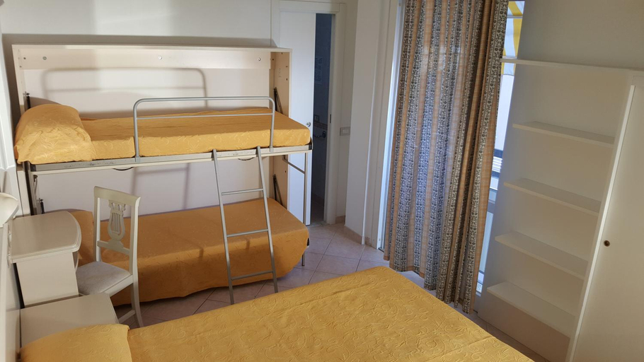 Bedroom 2, Hotel Altair, Rimini