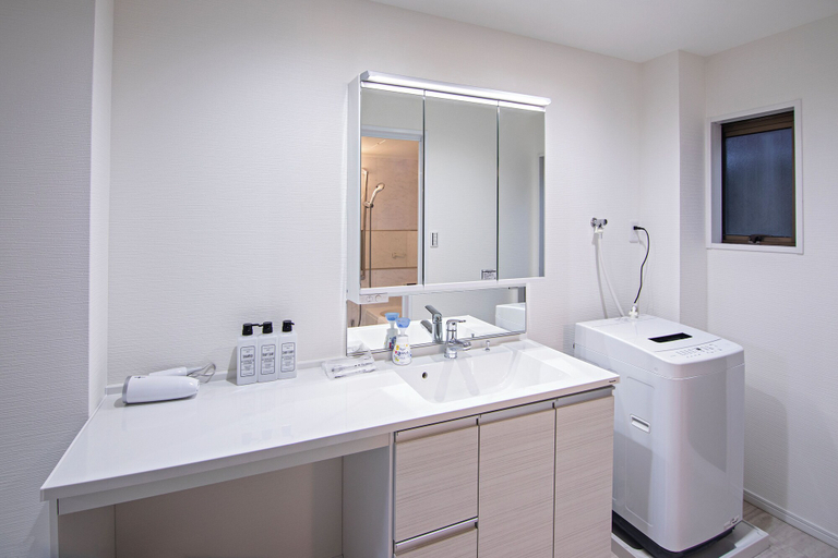 Bathroom 2, UMI-Haven Fukushima, Osaka