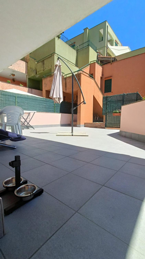 Exterior & Views 1, Il filo di Arianna, Savona