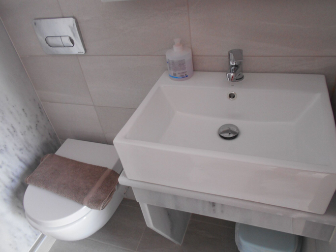 Bathroom 4, Perissa Hotel, South Aegean