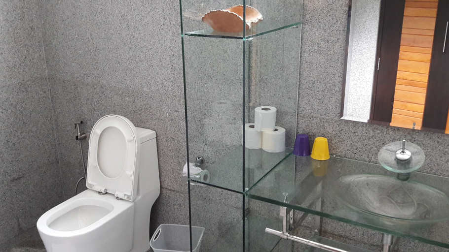 Bathroom 4, Private Villa Siray Beach Front, Pulau Phuket