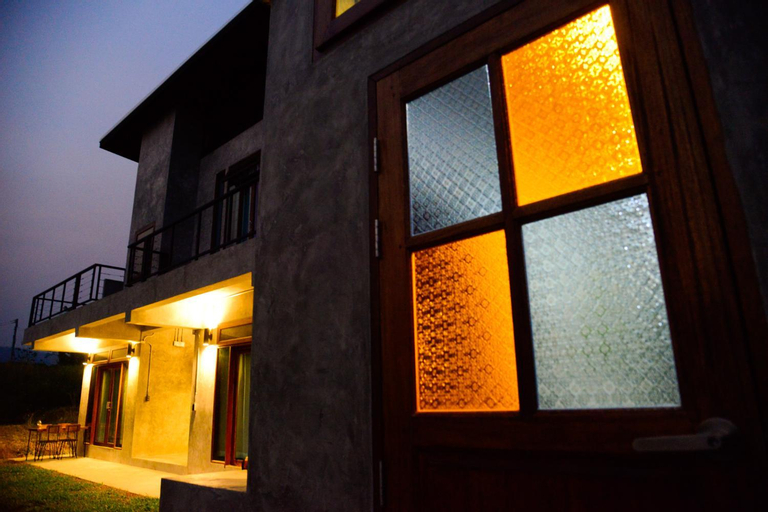 Exterior 9