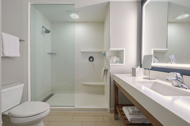 Bathroom 4, Courtyard by Marriott Oahu North Shore, Honolulu