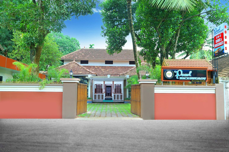 Exterior & Views
