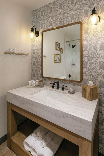 Bathroom 10