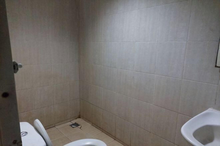 Bathroom 26