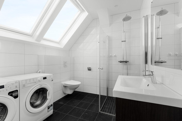 Bathroom 2, Kong Oscars Apartments, Bergen