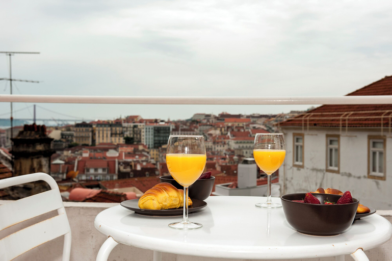 Food & Drinks 5, Portas do Castelo Apartments, Lisbon