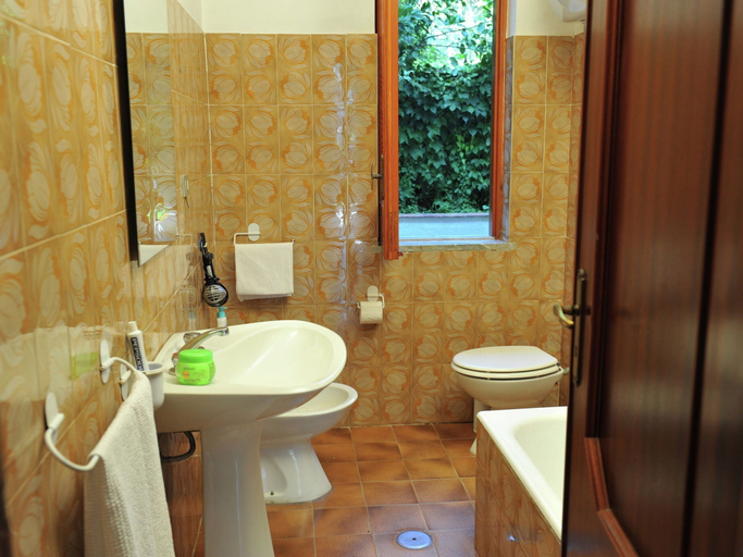 Bathroom, Cilento Getaway w/ Terrace, Salerno
