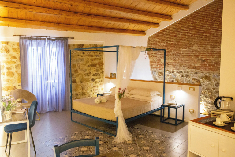 Bedroom 4, PORTA SOPRANA Luxury guest house &Spa, Palermo