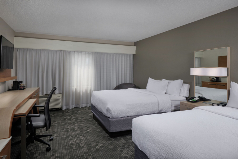 Bedroom 3, Courtyard by Marriott Harrisonburg, Harrisonburg