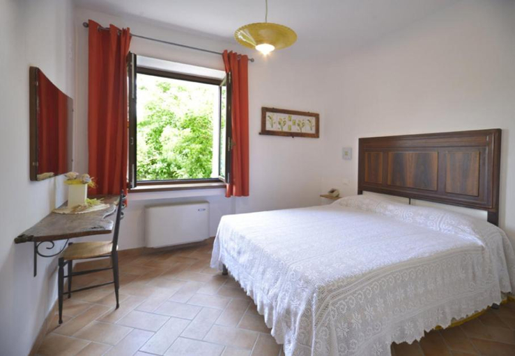 Bedroom 2, Agriturismo Vallonga, Macerata