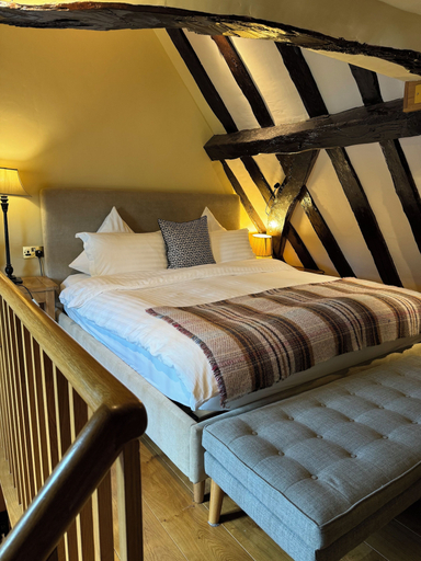 Bedroom 2, Heathrow Cottages B&B, Surrey