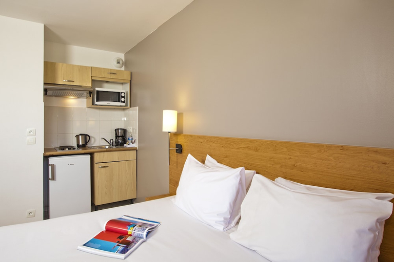 Bedroom 2, Sejours et Affaires Creteil Le Magistere, Val-de-Marne