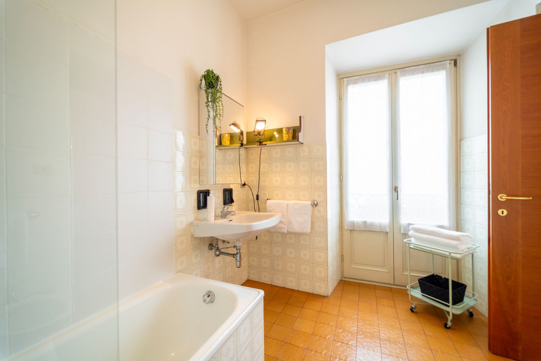 Bathroom 3, Rubini Apartment by Wonderful Italy, Como