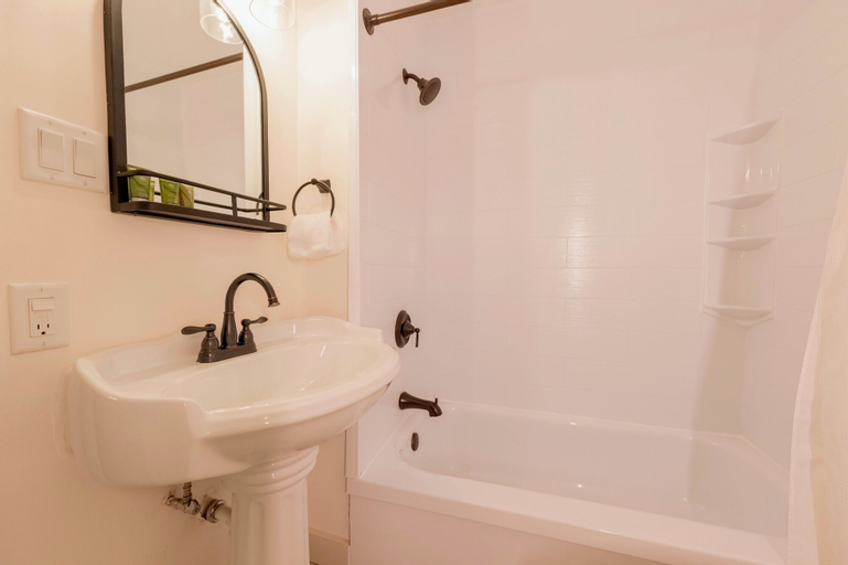 Bathroom 4