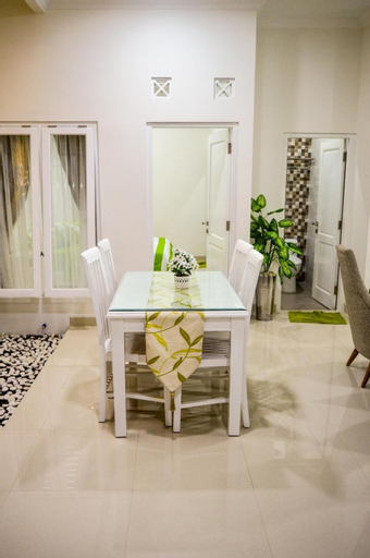 Dining Room 4