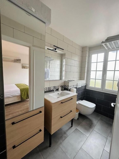 Bathroom 5, Hotel de la Mer, Calvados