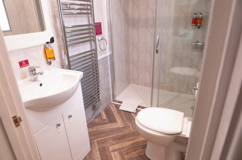 Bathroom 3, Claxton Hotel, Redcar and Cleveland