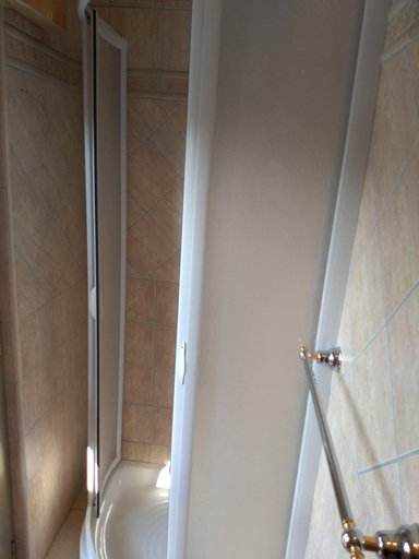 Bathroom 3, Hotel Grazia Ristorante, L'Aquila