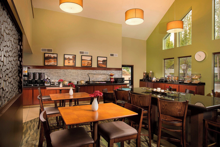 Food & Drinks 4, Residence Inn by Marriott Lake Oswego, Clackamas