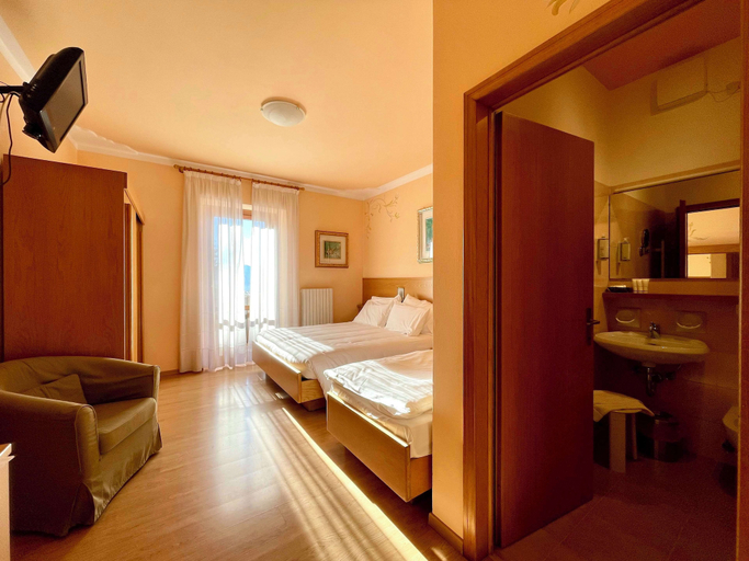 Bedroom 3, Hotel Cima Rosetta, WorldHotels Distinctive, Trento