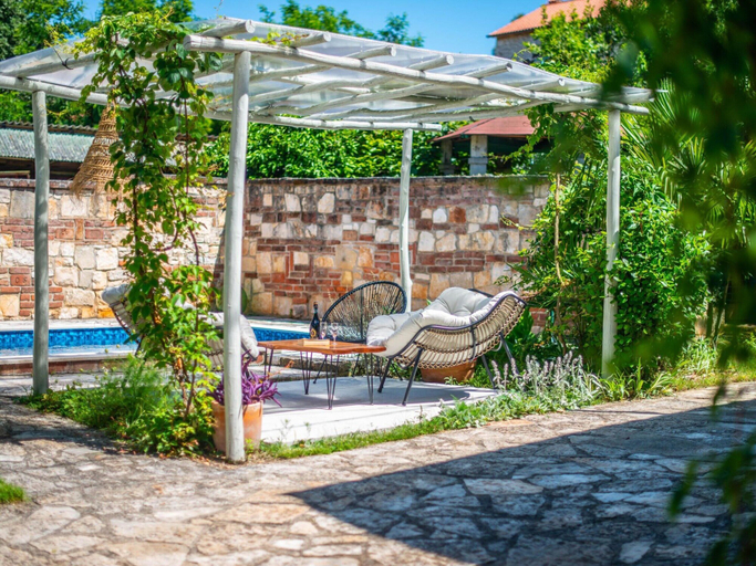 Others 5, Conventional Holiday Home in Umag With Private Pool, Umag