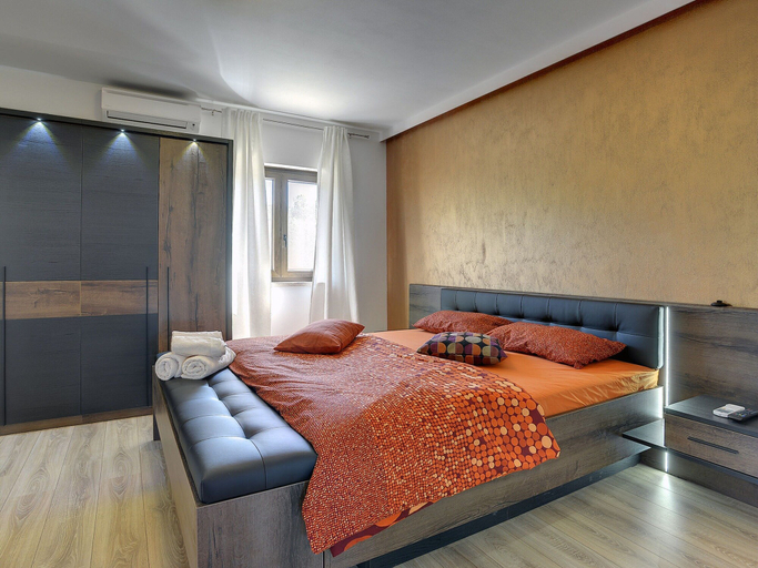 Bedroom 3, Villa in Rovinj with Private Pool and Sea Nearby, Rovinj
