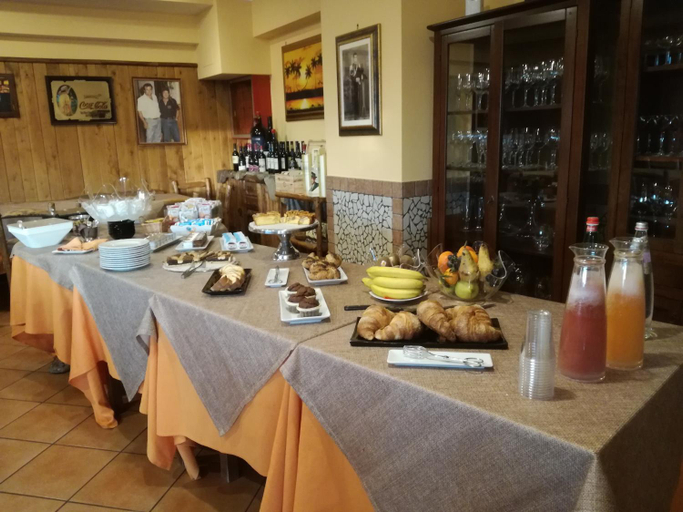 Food & Drinks