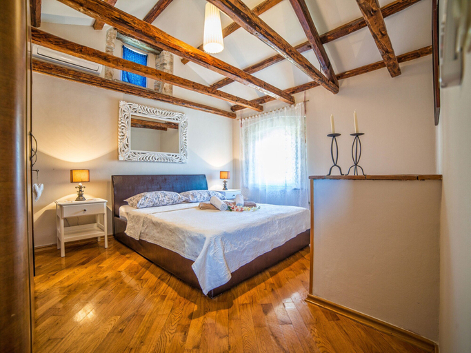 Bedroom 3, Conventional Holiday Home in Umag With Private Pool, Umag