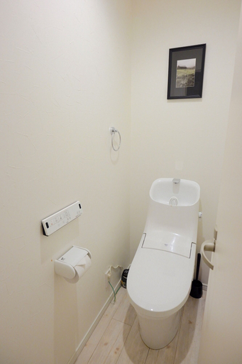Bathroom 2, Tabi time Tokiko, Osaka