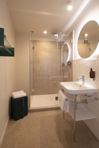 Bathroom 5, Made in Catherine, Bruxelles