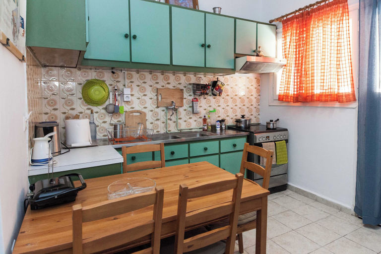 Private kitchen 5, Spacious 2 Bd Pireas Apt w Cozy Balcony, Attica