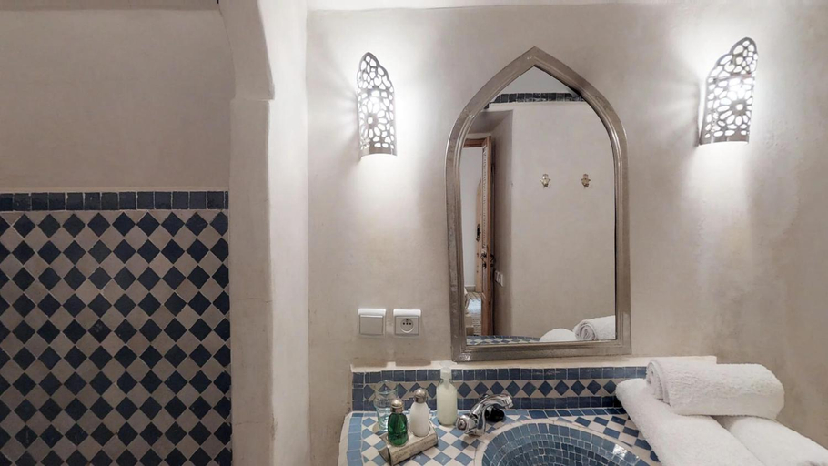 Bathroom 1, Riad Lamzia, Marrakech